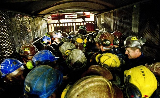 Górnicy o pracy na kopalni i przyszłości branży. Badanie Kantar Public