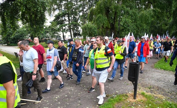 Górnicy, rolnicy i hutnicy protestowali w Warszawie. Mają konkretne żądania