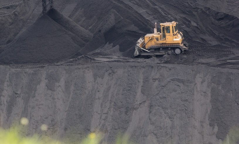 Górnicy wreszcie budzą się pod zwałami węgla /Roman Koszowski    /Agencja FORUM