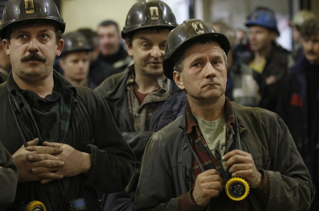 Górnicy z kopalni Bobrek-Centrum (marzec 2007) /Andrzej Grygiel /PAP