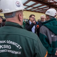 Minister Skarbu spotkał się z ratownikami, aby podziękowac za udaną akcję