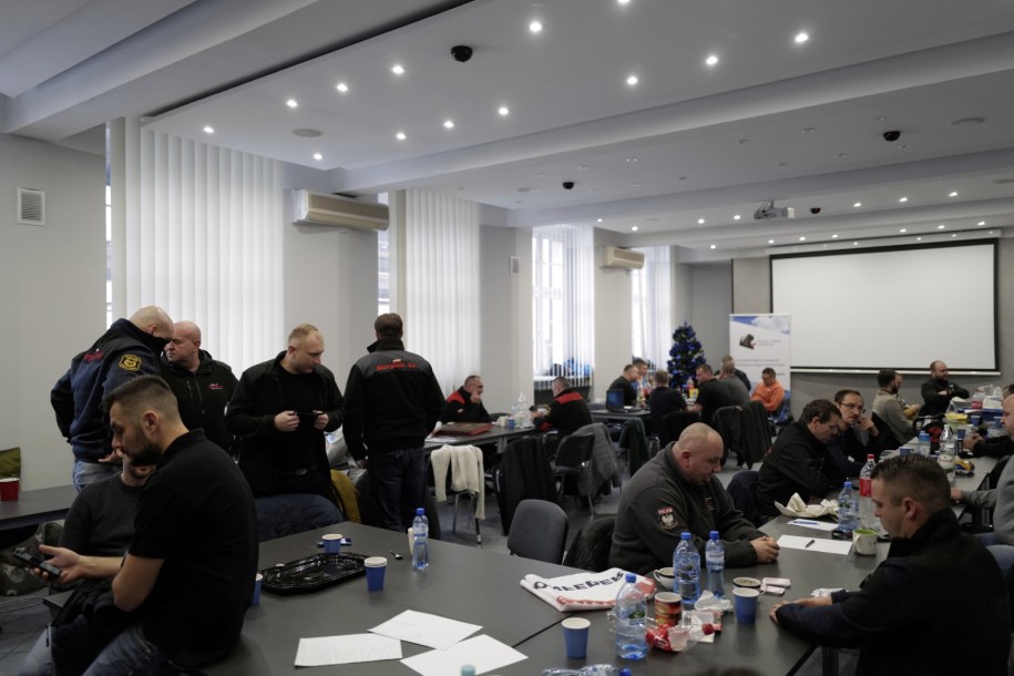 Górnicy ze Związku Zawodowego "Sierpień '80" w siedzibie Polskiej Grupy Górniczej w Katowicach /Andrzej  Grygiel /PAP