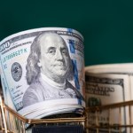 Gorsze dni waluty Amerykanów. Złoty odrabia straty do dolara