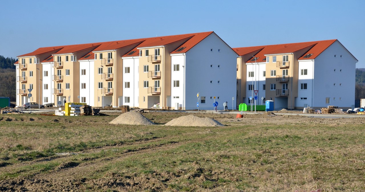 Gorsze wyniki sprzedaży w trzecim kwartale br. są po części pokłosiem niedostatecznej podaży mieszkań /123RF/PICSEL