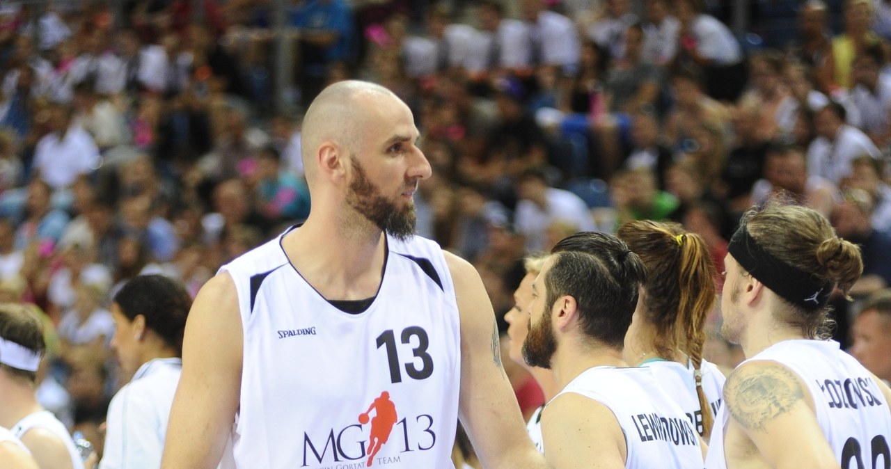 Gortat podczas meczu charytatywnego, którego jest organizatorem /Piotr Andrzejczak /MWMedia