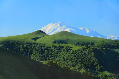 Góry Kaukazu /Value Stock Images /East News