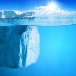 Góry lodowe dotarły do Arktyki. W ich wnętrzu zamarzło coś niepokojącego