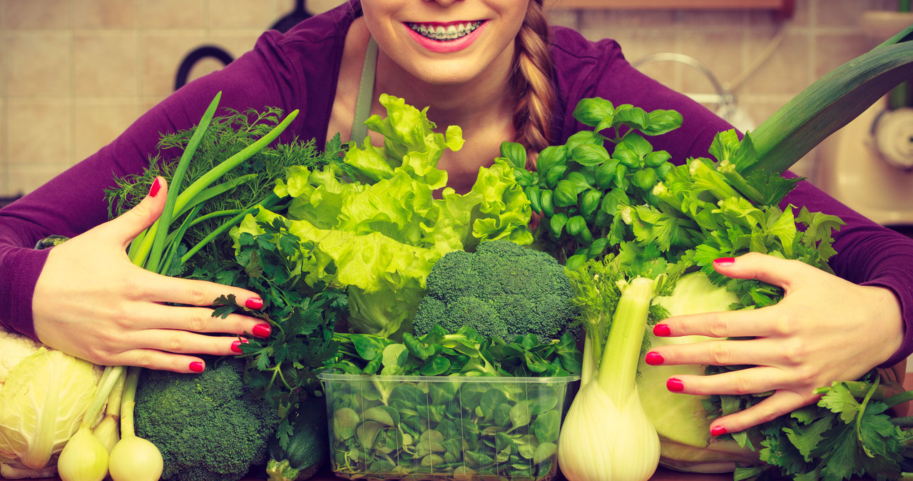 Gorzkie warzywa, takie jak brokuły, są znane ze swoich korzyści antynowotworowych /123RF/PICSEL