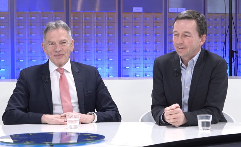 Gośćmi drugiego odcinka programu "Studio Europa" byli europoseł Platformy Obywatelskiej Dariusz Rosati oraz niemiecki europoseł frakcji EKR Bernd Lucke /INTERIA.TV