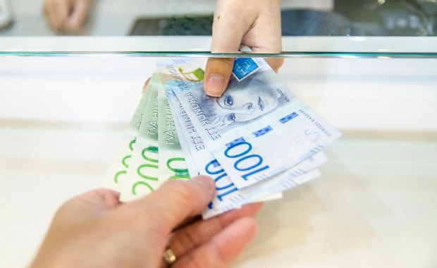 Gotówka wraca do łask w "cyfrowym" kraju. Wszystko przez sytuację na świecie