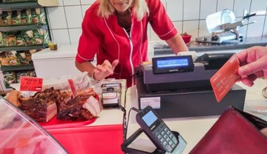 Gotówka za zakupy? Kasjer zada pytanie i jeśli odmówisz, anuluje sprzedaż