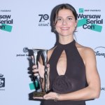 Gra charakterne buntowniczki, przełamuje tabu. Została wyróżniona ważną nagrodą