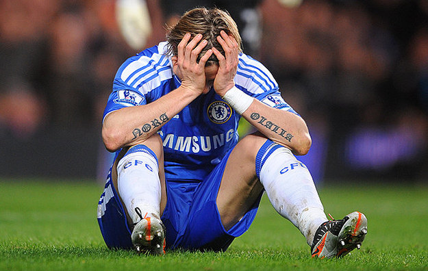 Gra dla Chelsea to prawdziwe przekleństwo Fernando Torresa /AFP