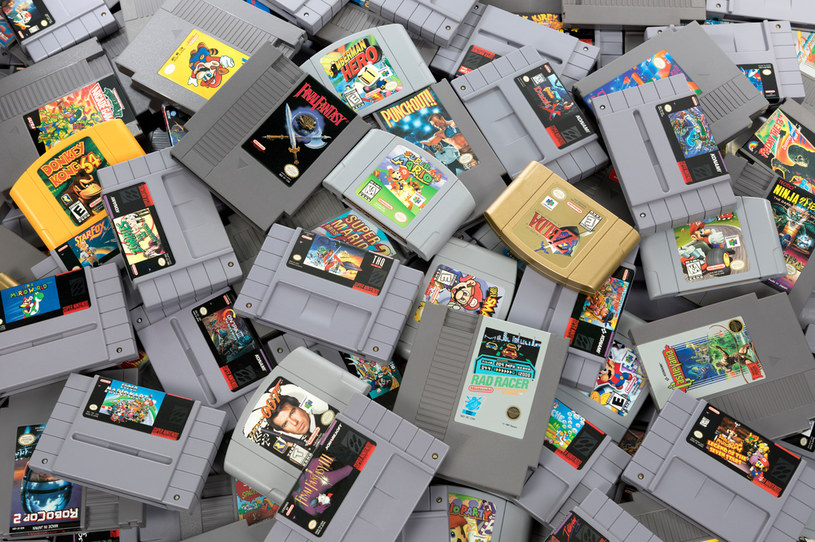Gracz ukończył wszystkie gry wydane na konsolę Nintendo 64 /123RF/PICSEL