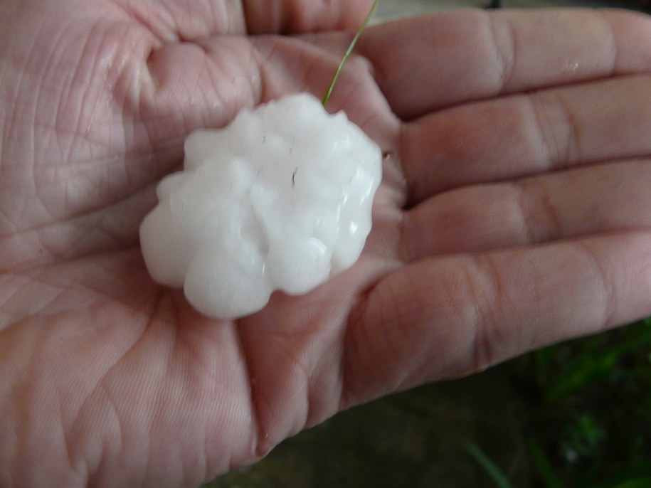 Grad w okolicach Piotrkowa Trybunalskiego /Gorąca Linia /RMF FM