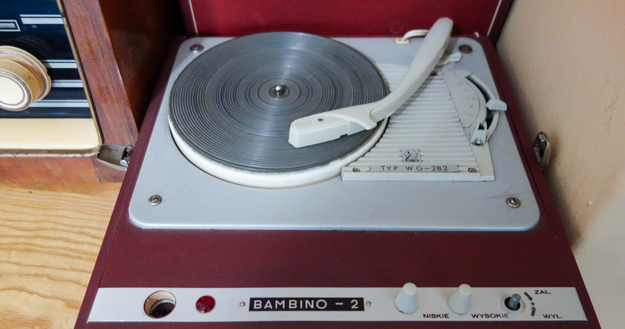 Gramofon Bambino produkowany był w czterech wersjach /Piotr Kamionka /East News