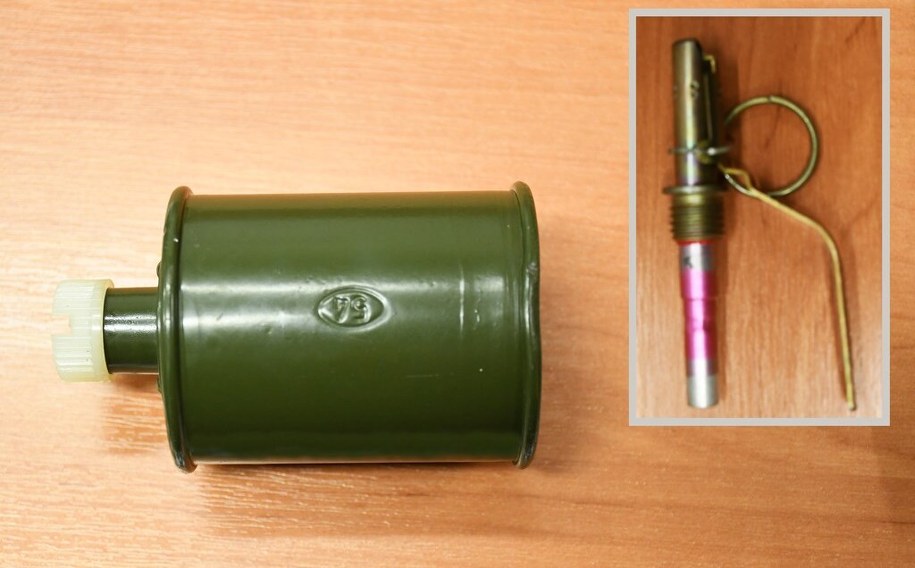 Granat przyniesiony na komisariat policji przez mieszkankę Sądecczyzny /KMP w Nowym Sączu /