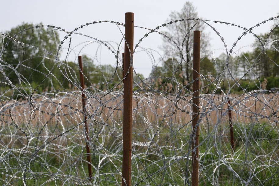 Nóż, dzida i rozbita butelka. Ataki migrantów na polskie służby