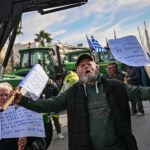 Greccy rolnicy blokują kraj. Feta znika z półek, lotniska zamknięte, a rząd bezradny