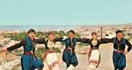 Grecja, Kreta, tancerze w strojach regionalnych /Encyklopedia Internautica