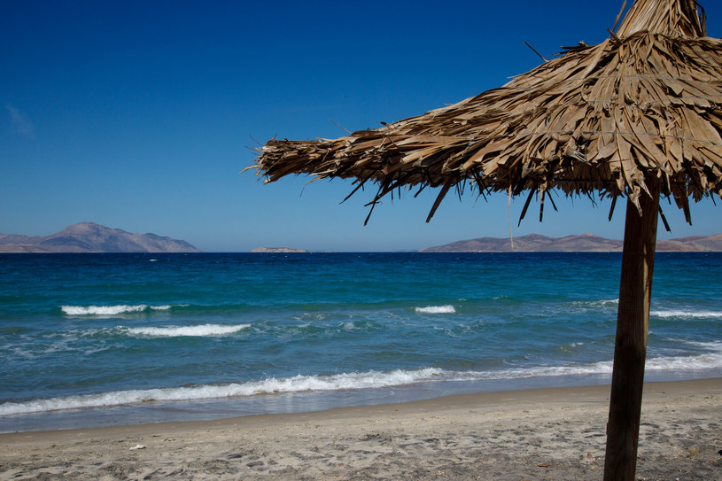 Grecja oferuje słoneczne wyspy, piaszczyste plaże i ciepłe morze /Michał Woźniak /East News
