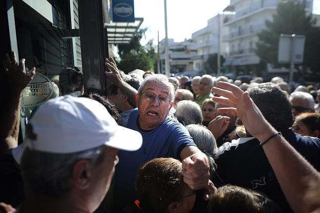 Grecja sięgnie po oszczędności swoich obywateli? /EPA