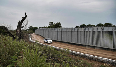 Grecja ustawiła 40-kilometrowy mur na granicy z Turcją