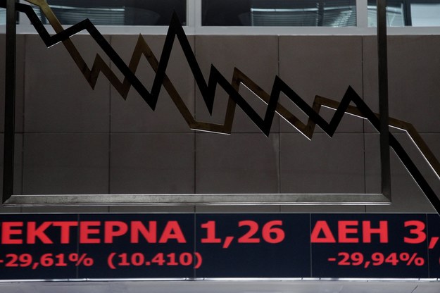 Grecja: W pierwszym dniu po ponownym otwarciu giełdy spadek o 16,2 proc. /ALEXANDROS VLACHOS /PAP