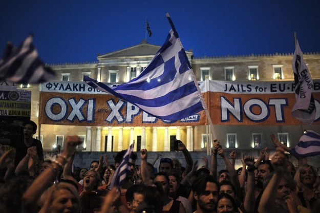 Grecja. Wielka demonstracja przeciwników zaciskania pasa przed budynkiem parlamentu w Atenach /FOTIS PLEGAS G. /PAP/EPA