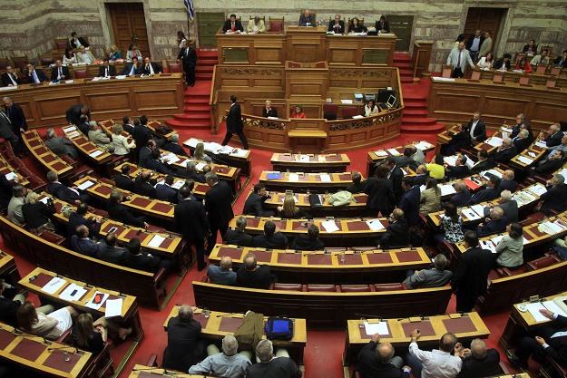 Grecki parlament przyjął w nocy ze środy na czwartek nowe środki oszczędnościowe /AFP