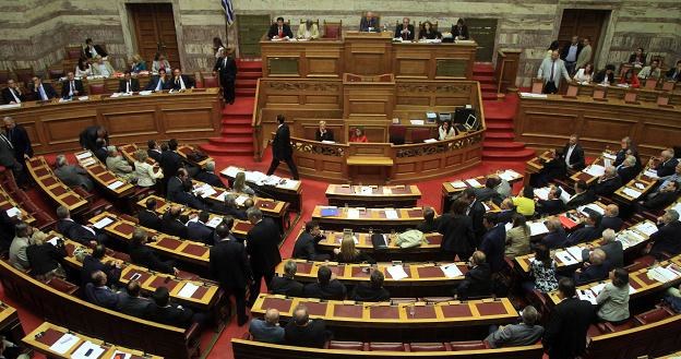 Grecki parlament przyjął w nocy ze środy na czwartek nowe środki oszczędnościowe /AFP