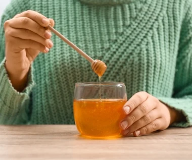 Grecki sposób na odporność i trawienie. Jak działa i jak zrobić oxymel, czyli kwaśny miód?