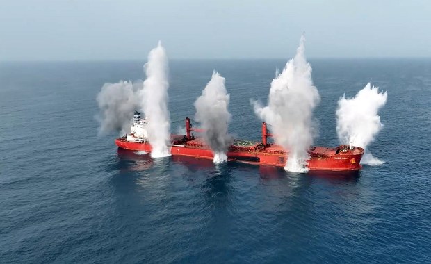 ​Grecki statek poszedł na dno. Napastnicy strzelali z motorówek