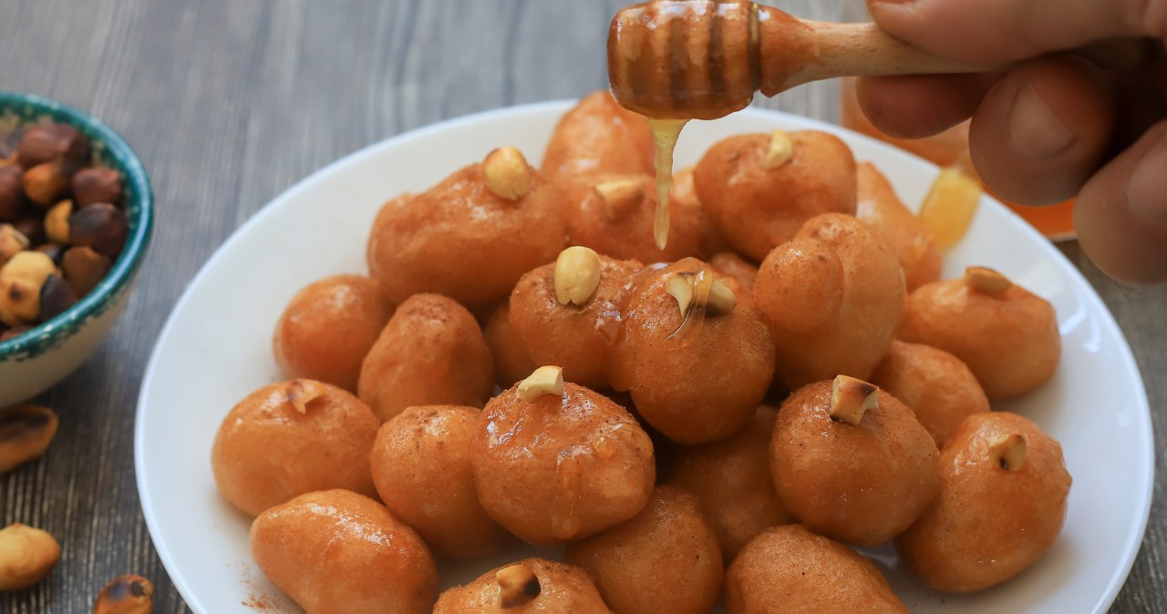 Greckie pączki wychodzą palce lizać. Jak przygotować Loukoumades? /Pixel