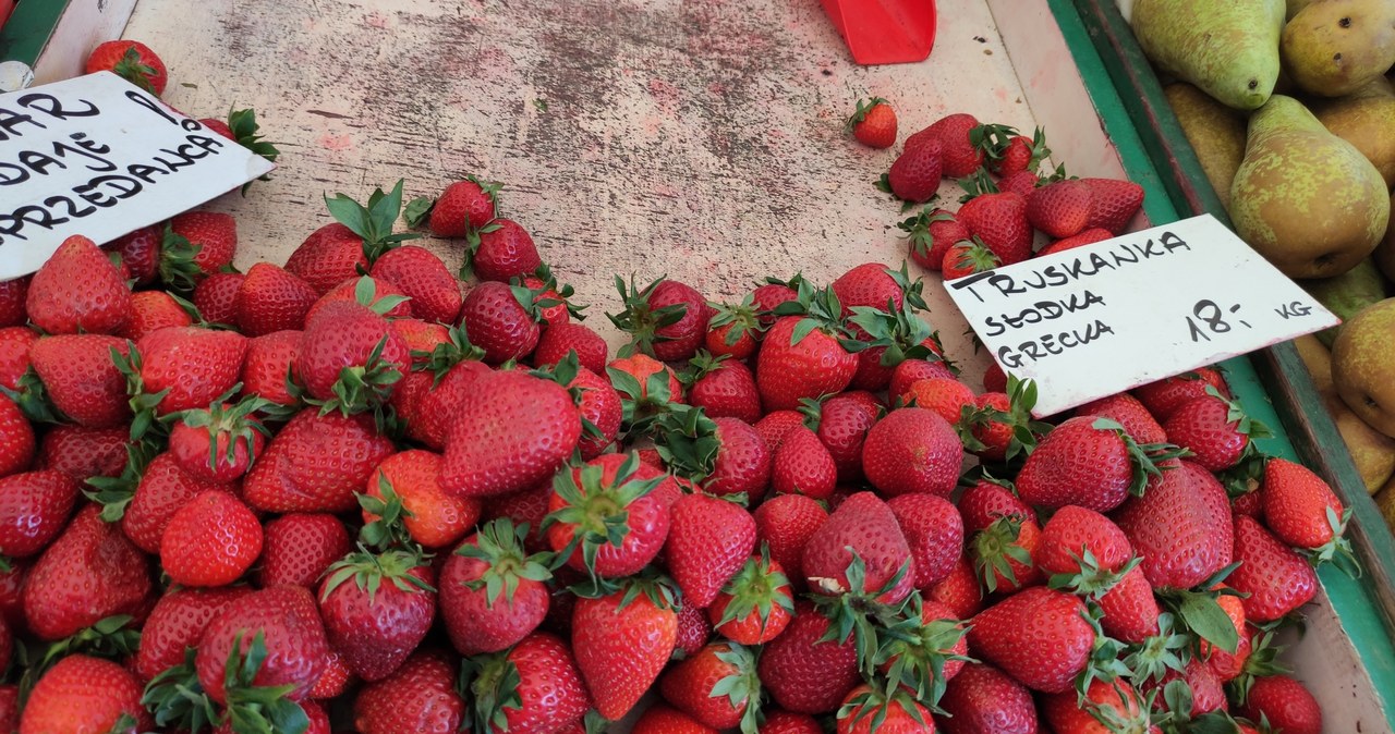 Greckie truskawki mają ciemniejszą barwę niż polskie /INTERIA.PL