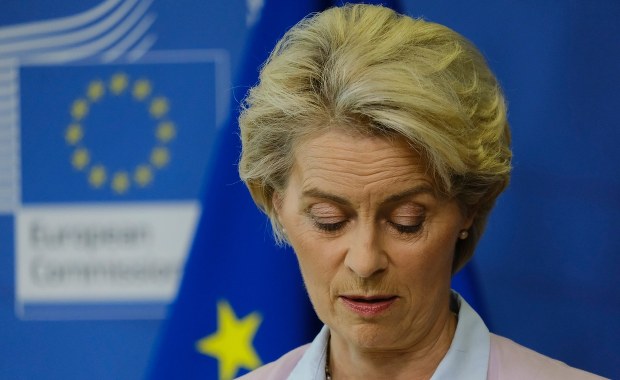 Greckie wakacje szefowej KE. Mocny komentarz eurodeputowanej