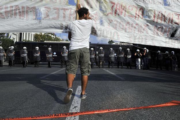 Grecy nie mogą pogodzić się z drastycznymi cięciami /AFP