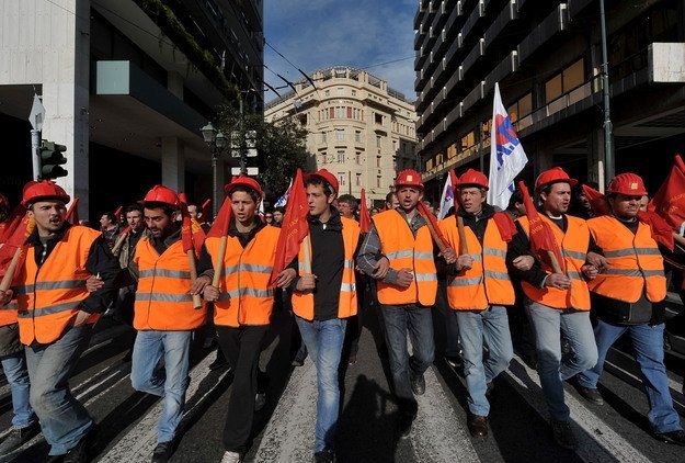 Grecy nie potrafią pogodzić się z programem cięć fiskalnych /AFP