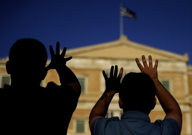 Grecy są wściekli na swój rząd i parlamentarzystów /AFP