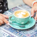 Greczynki dodają do kawy i znikają im boczki. Działa już jedna łyżeczka