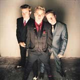 Green Day (Tre Cool pierwszy z prawej) /