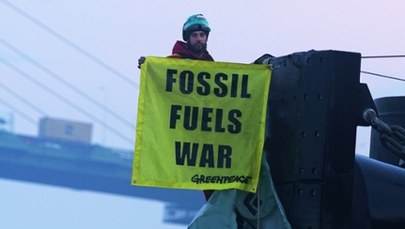 Greenpeace zablokował tankowiec z rosyjską ropą
