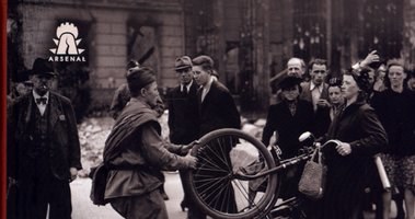 Gregor Dallas "Zatruty pokój. 1945 - wojna, która się nie skończyła" Wydawnictwo Bukowy Las, Wrocław 2012 /materiały prasowe