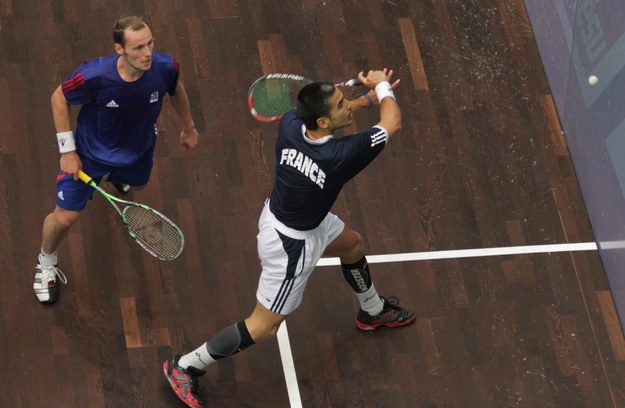 Gregory Gaultier i Thierry Lincou w finale mistrzostw Europy w squashu w Warszawie w 2011 roku /Bartłomiej Zborowski /PAP