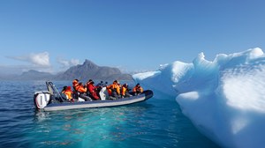 Grenlandia "blisko punktu krytycznego". Lód topi się coraz szybciej  