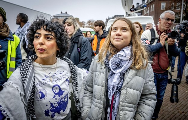 Greta Thunberg oddała głos propalestyńskiej działaczce Sahar Shirzad /Robin Utrecht /PAP/EPA