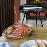 Grill na balkonie w bloku. Czy można? Przepisy są jasne