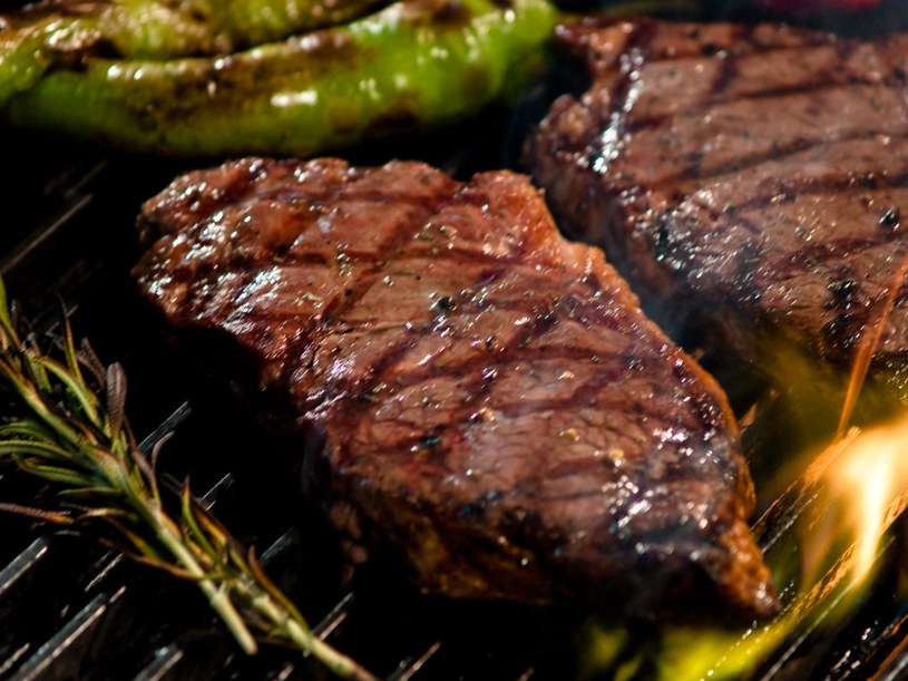 Grillowany steak wołowy /123RF/PICSEL
