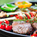 Grillowe promocje w Biedronce! Niektóre produkty można uzyskać w gratisie!