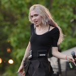 Grimes szokuje nowym tatuażem na plecach 